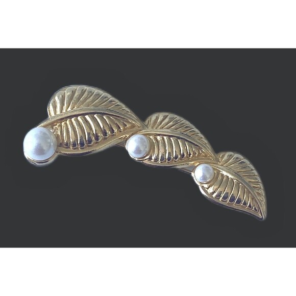 Vintage Brooch Pin Gold Plated Metal Leaves Design  Faux Pearl Unbranded 1980's - Picture 1 of 7